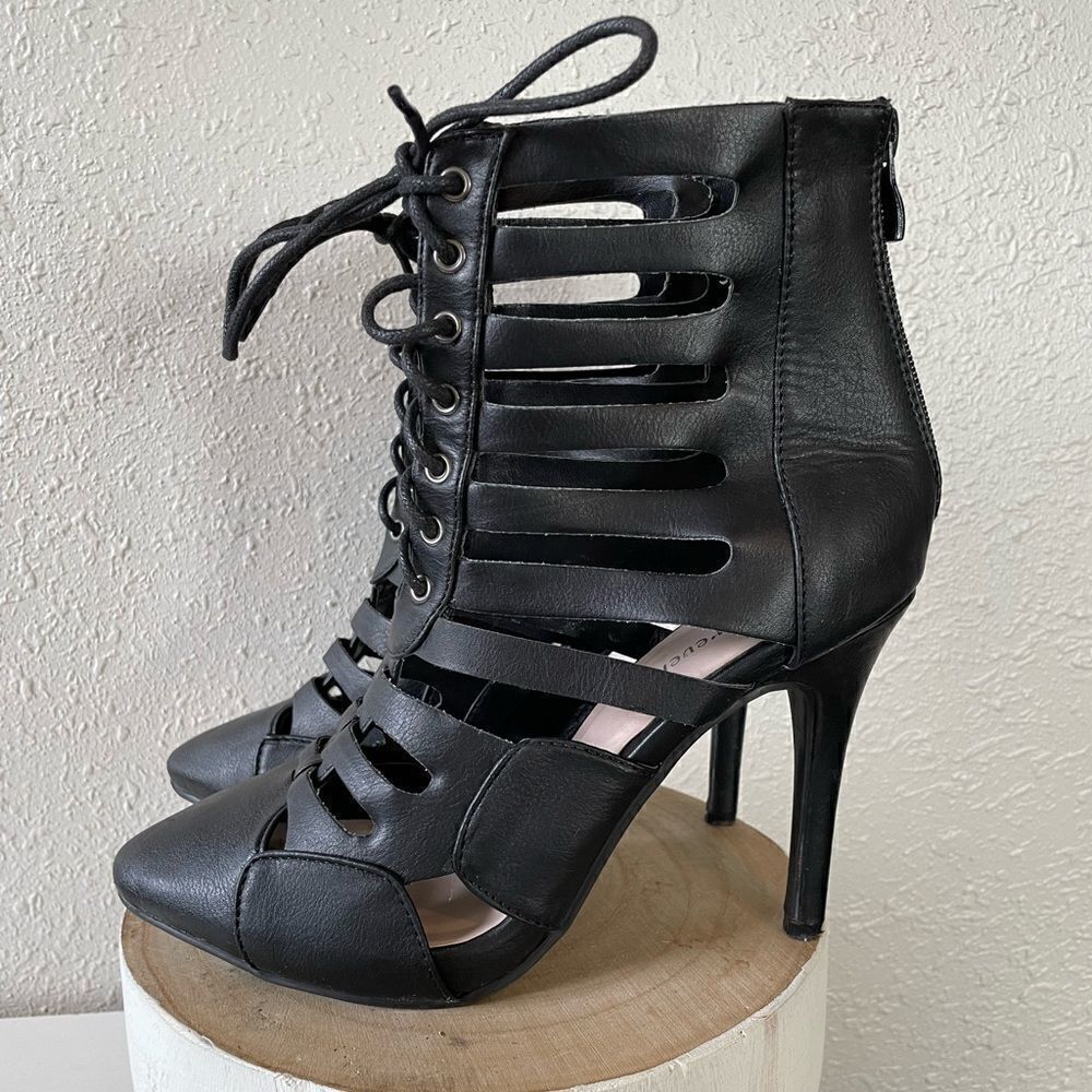 Forever Black Gladiator Strap Stiletto Heels Size 8.5 EUC